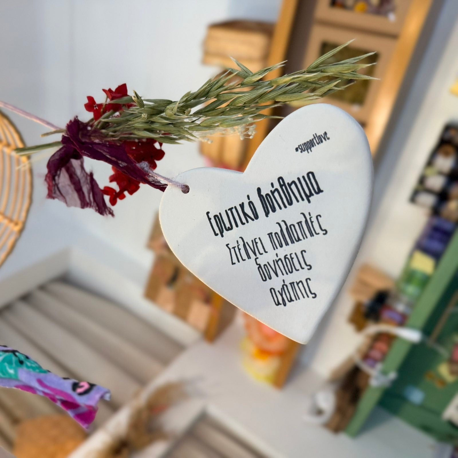 Ceramic hearts with quotes and dried bouquets