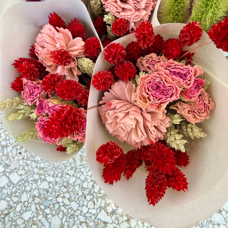 Frida's Smart Sola Bouquet Pink