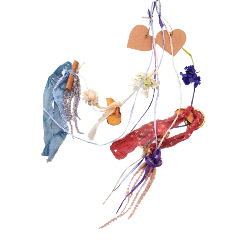 Dried flower heart card